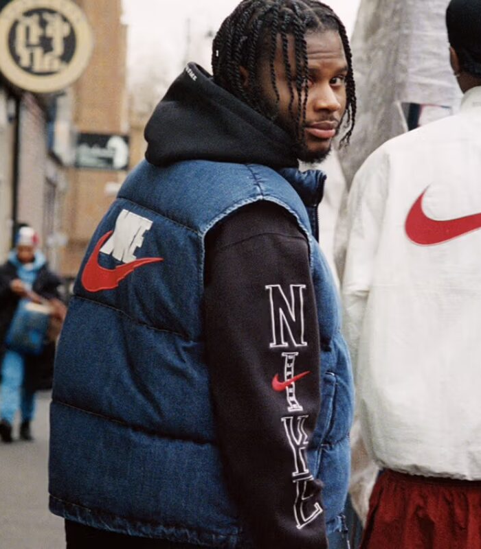 STREETWEAR ESSENTIALS: HOW HOODIES AND TRACKSUITS DEFINE URBAN FASHION