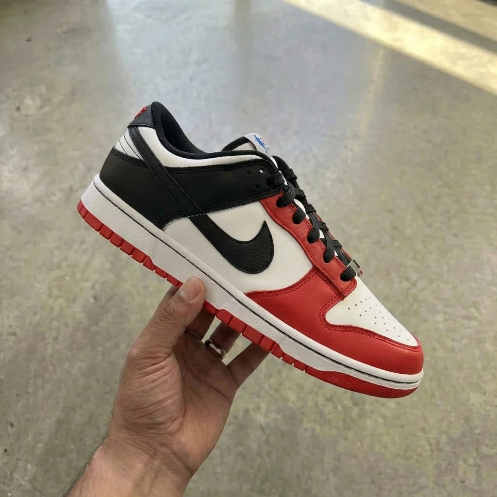 Nike Dunk Low EMB 'Chicago'