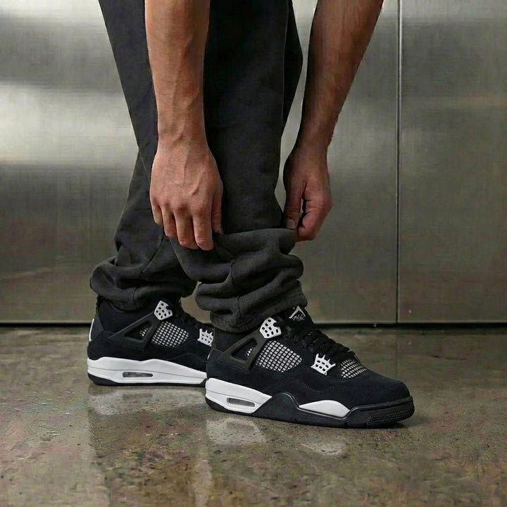 Air Jordan 4 Retro 'White Thunder'