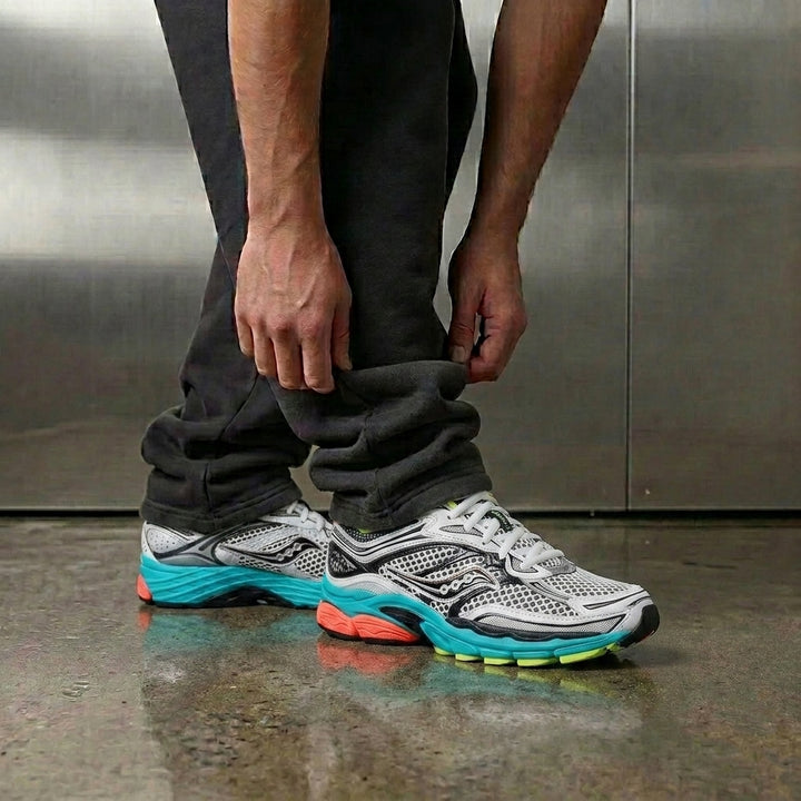 Saucony Progrid Omni 9 'Silver Mutant'