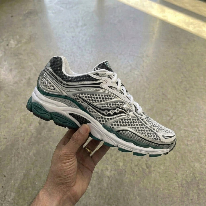 Saucony Progrid Omni 9 'White Pine Green'