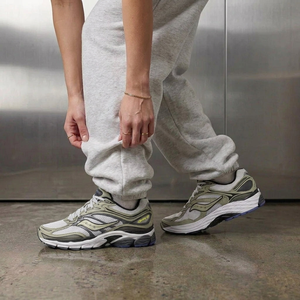 Saucony Progrid Omni 9 'Volt Navy'